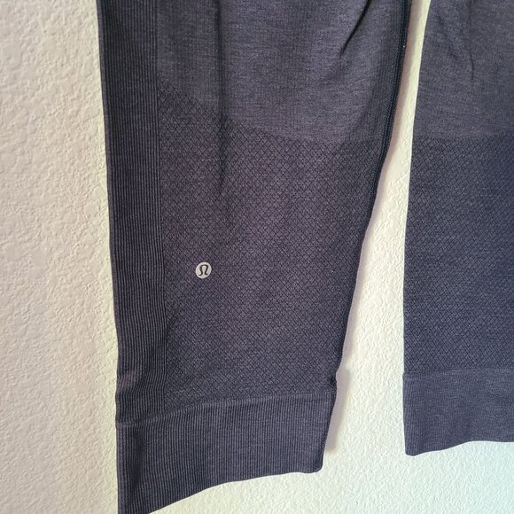 Lululemon US Size 8 Seamlessly Street Crop Leggings Sweat-Wicking Breathable - Picture 6 of 10